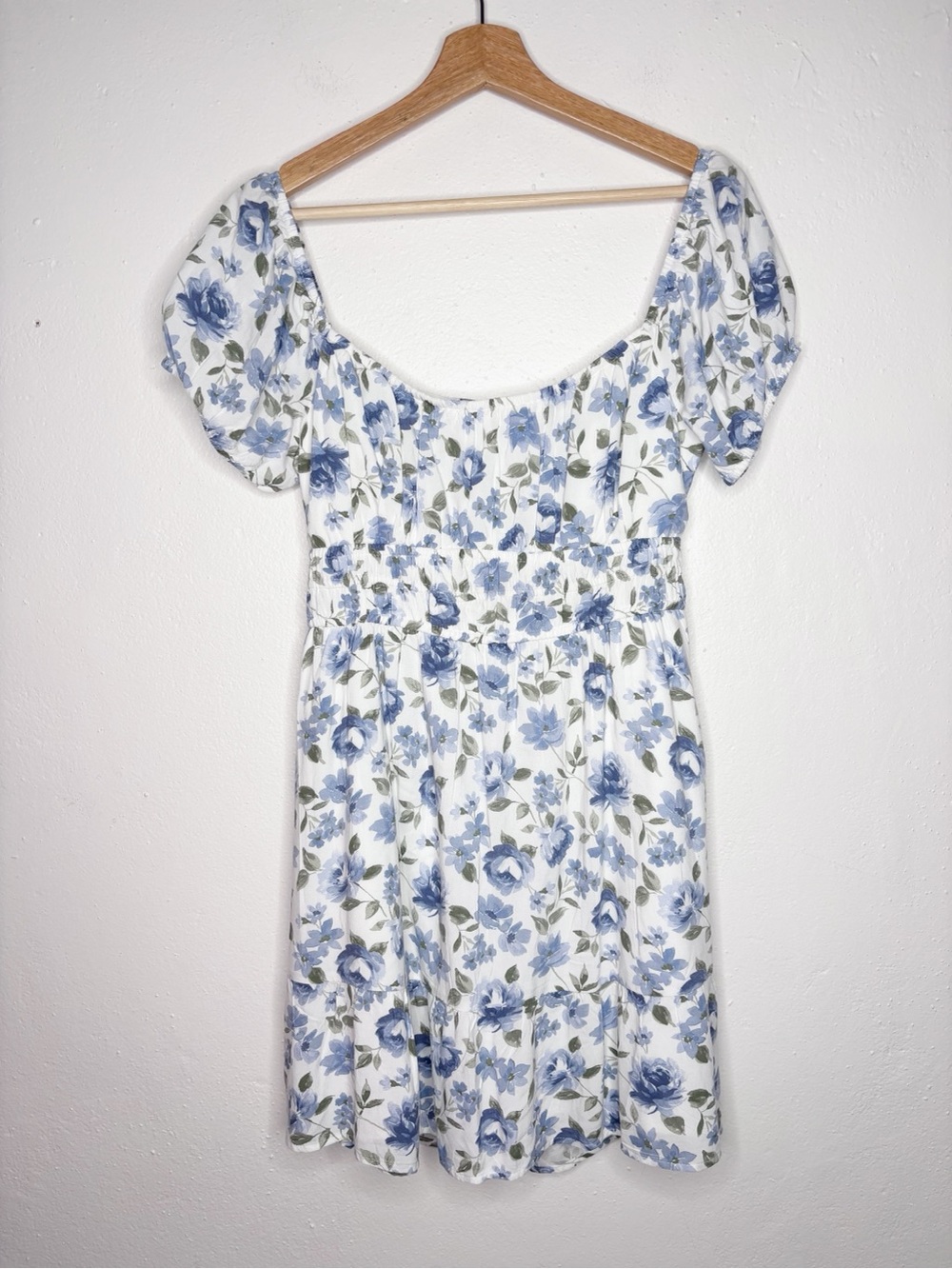 Hollister Blue White Floral Open Back Mini Dress Size L NWT
